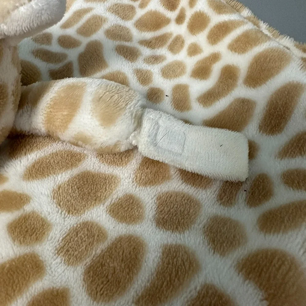 The Unbranded Brand plush giraffe